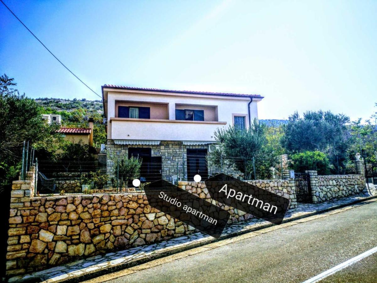 Apartments Josip Vinjerac Exterior photo